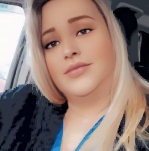 Meet your Posher, Dena